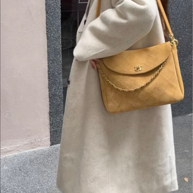 Chanel香奈兒26C春夏限定麂皮小號黃色郵差包-7