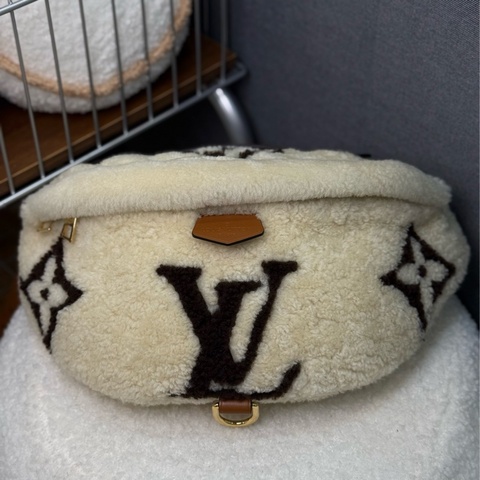 （全平台唯一☝️）Lv 泰迪熊🧸腰包 ✨全網絕跡