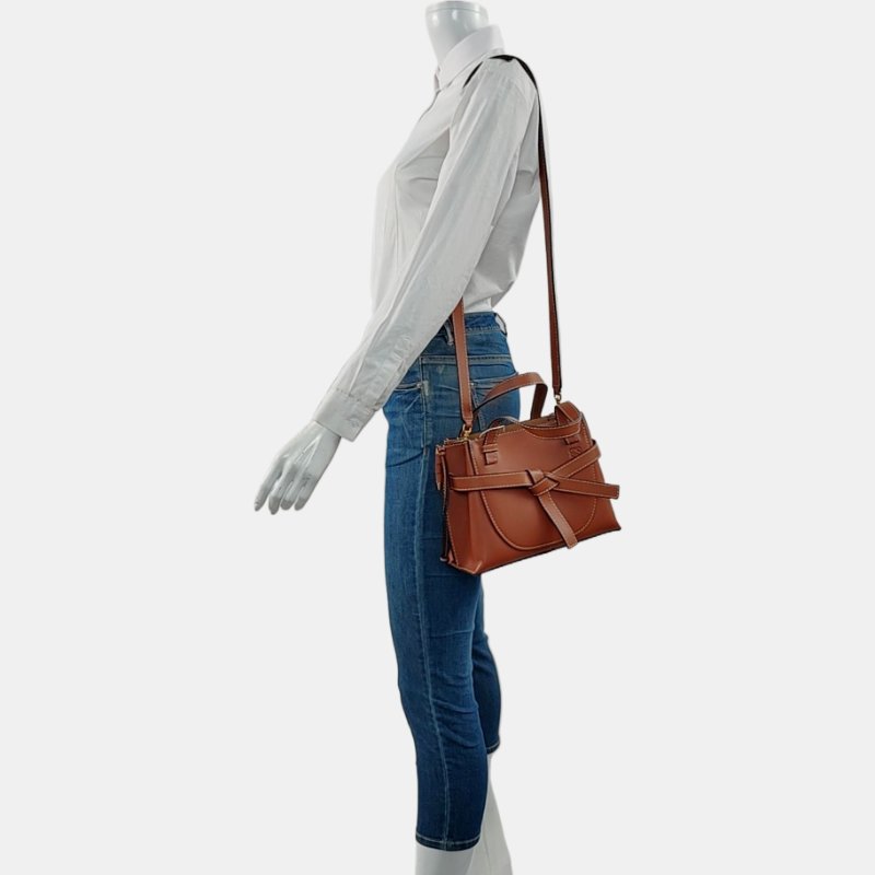 LOEWE Gate 迷你棕色牛皮單肩包金色五金可拆卸肩帶-1