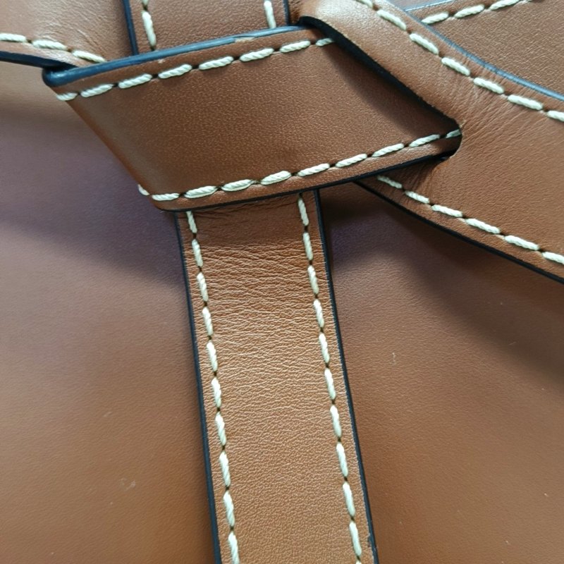 LOEWE Gate 迷你棕色牛皮單肩包金色五金可拆卸肩帶-8