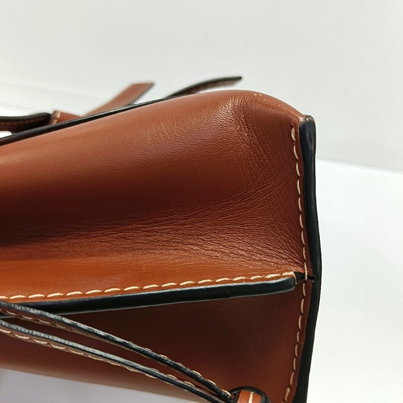 LOEWE Gate 迷你棕色牛皮單肩包金色五金可拆卸肩帶-11