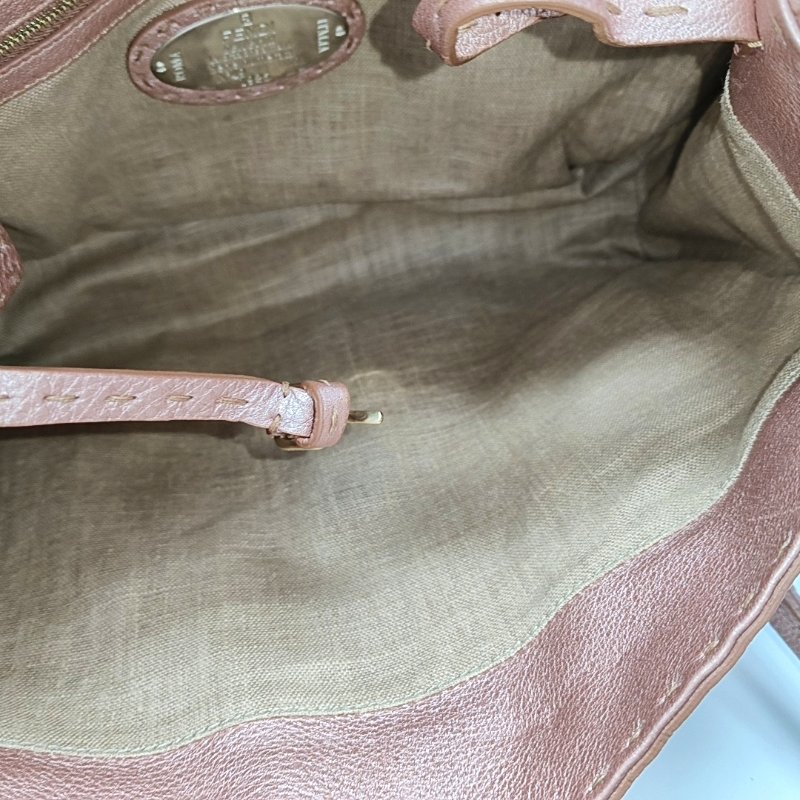 FENDI粉色牛皮手提包金色五金-6