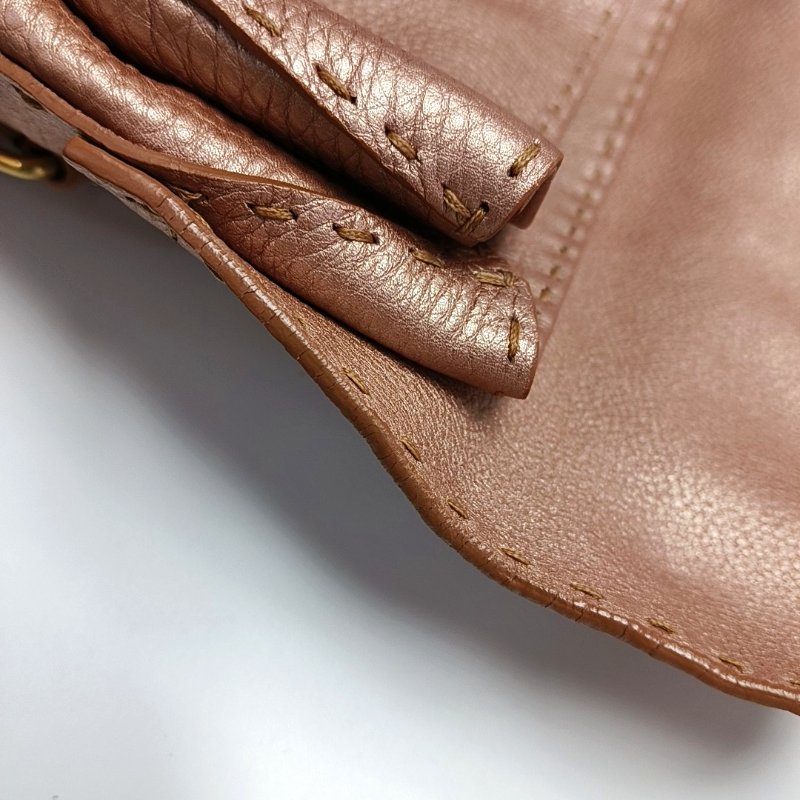 FENDI粉色牛皮手提包金色五金-7