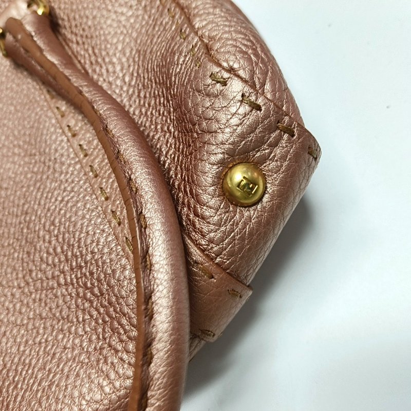 FENDI粉色牛皮手提包金色五金-10