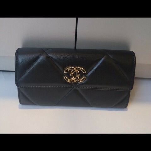 Chanel 黑羊皮19下蓋長夾