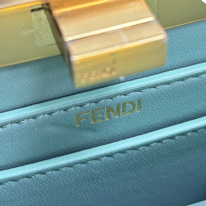 綠色 羊皮 Petite Peekaboo ISeeU 兩用包【FENDI 芬迪】 8BN335-6