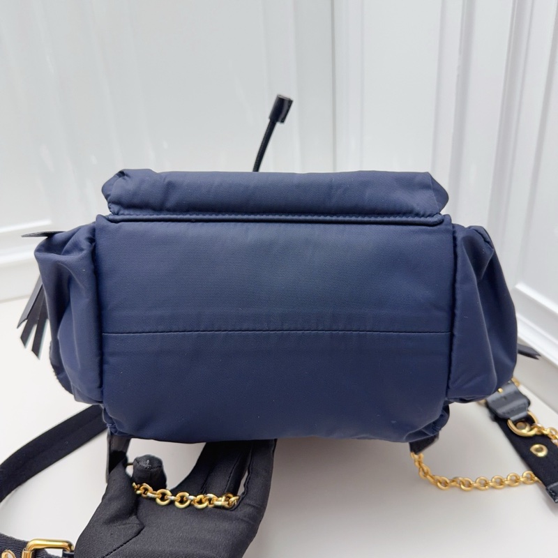 Burberry 經典帆布抽繩翻蓋 尼龍雙肩包 深藍色  尺寸 約35.24.12 附件：塵袋-3