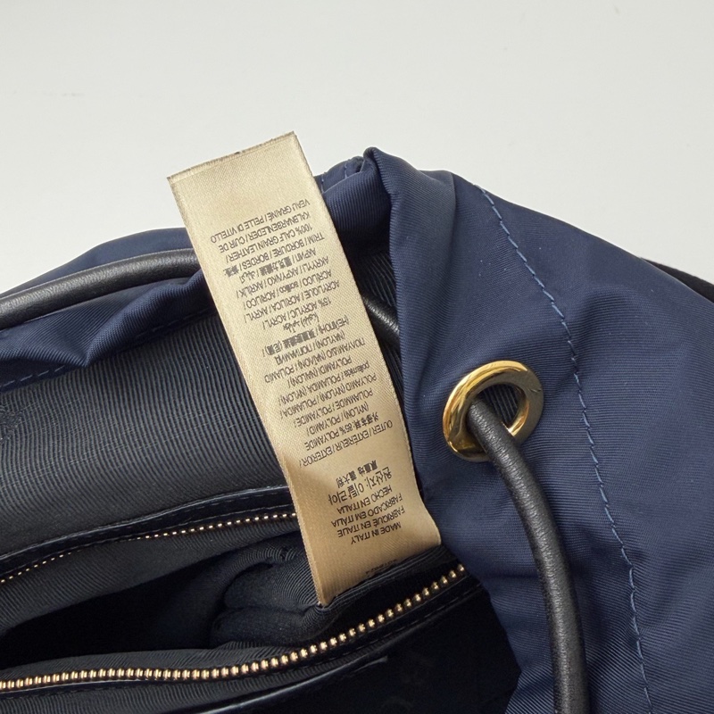 Burberry 經典帆布抽繩翻蓋 尼龍雙肩包 深藍色  尺寸 約35.24.12 附件：塵袋-8