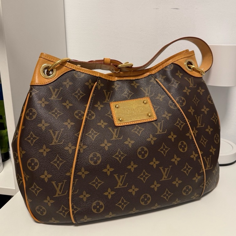 LV Louis Vuitton 南瓜包 Galliera Monogram 老花肩背包-5