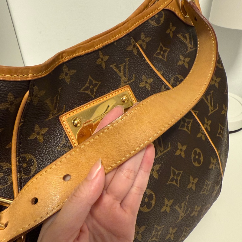 LV Louis Vuitton 南瓜包 Galliera Monogram 老花肩背包-17