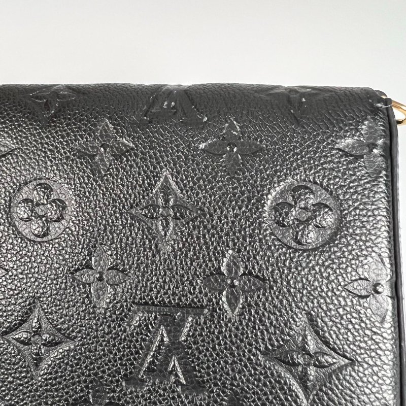 LV M64064/晶片款 黑皮革三合一包-11