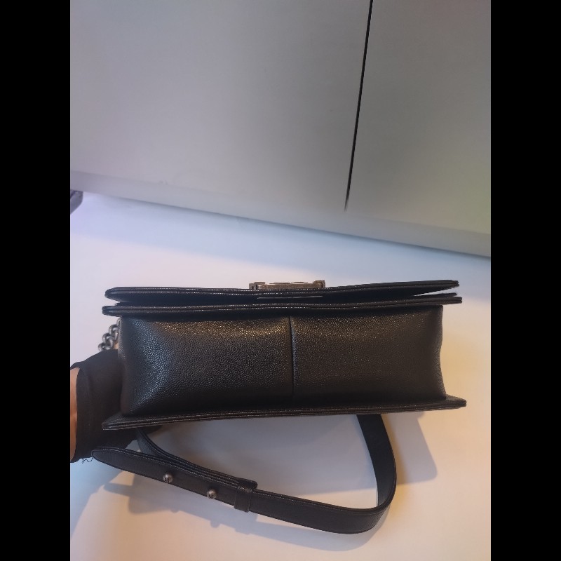 Chanel 銀鍊黑荔枝皮V格Boy 25-10