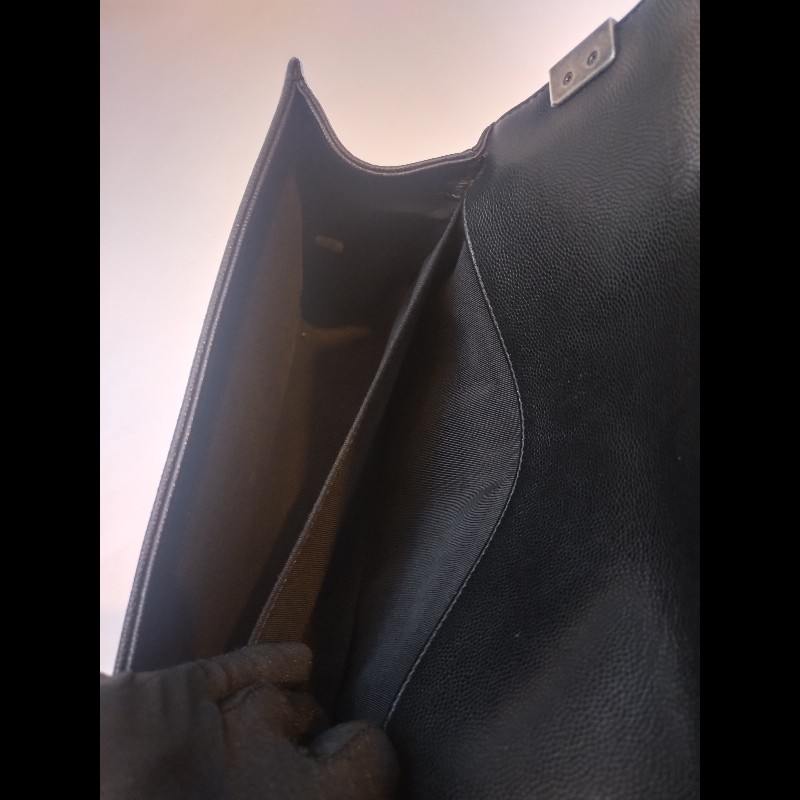 Chanel 銀鍊黑荔枝皮V格Boy 25-13