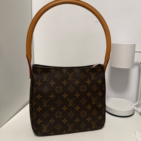 LV Louis Vuitton Looping 圓桿肩背包