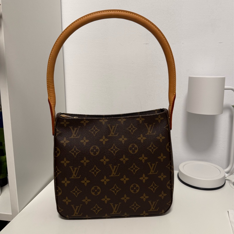 LV Louis Vuitton Looping MM Monogram 肩背包-1