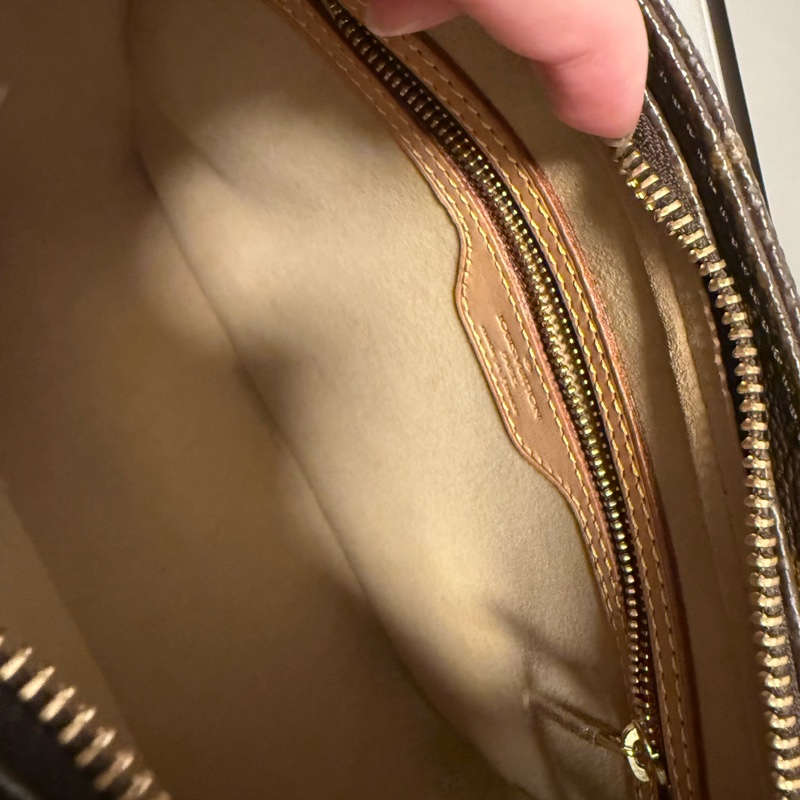 LV Louis Vuitton Looping MM Monogram 肩背包-4