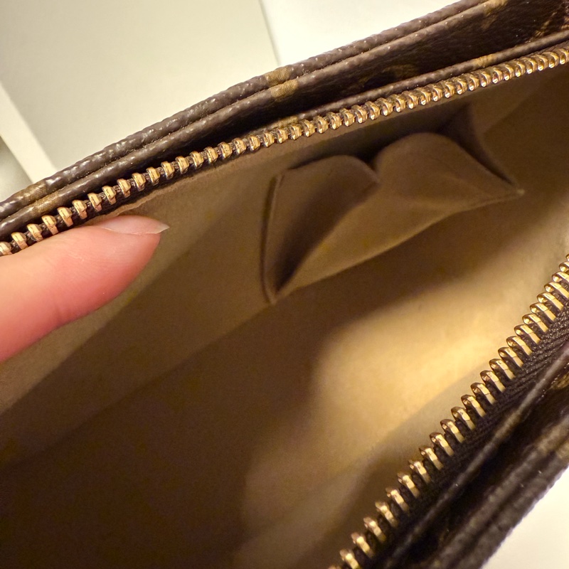 LV Louis Vuitton Looping MM Monogram 肩背包-11