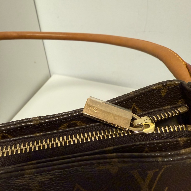 LV Louis Vuitton Looping MM Monogram 肩背包-13