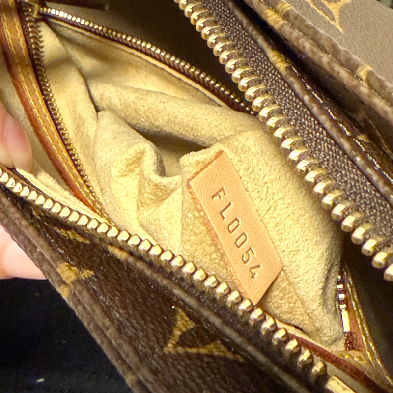 LV Louis Vuitton Looping MM Monogram 肩背包-5