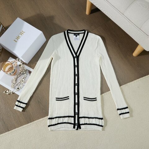 ❤️ CHANEL 優雅設計 經典版型 開衫外套 LOGO紐扣