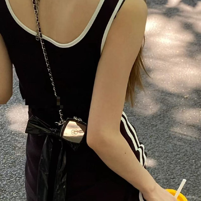 Chanel mini粉餅盒黑色鏡面小廢包鞋背包 5×5×3 98新配件塵袋盒子保卡-0