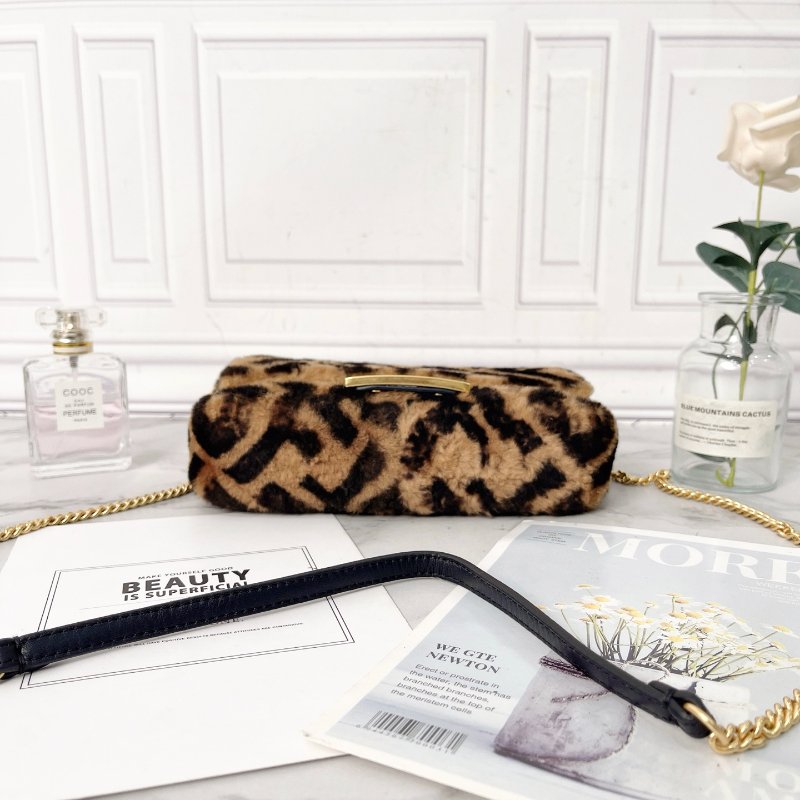 Fendi Baguette mini 焦糖色泰迪毛絨法棍包19×4×11.5 98新配件塵袋-5