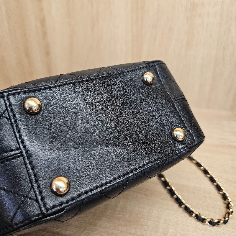 [絕版好物❣️] Chanel黑牛皮菱格縫線皮穿鏈斜背相機包-18