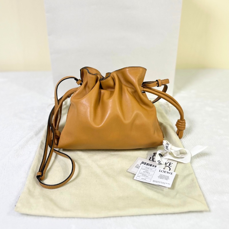 Loewe Flamenco 24 系列 米你福袋包肩背包-0