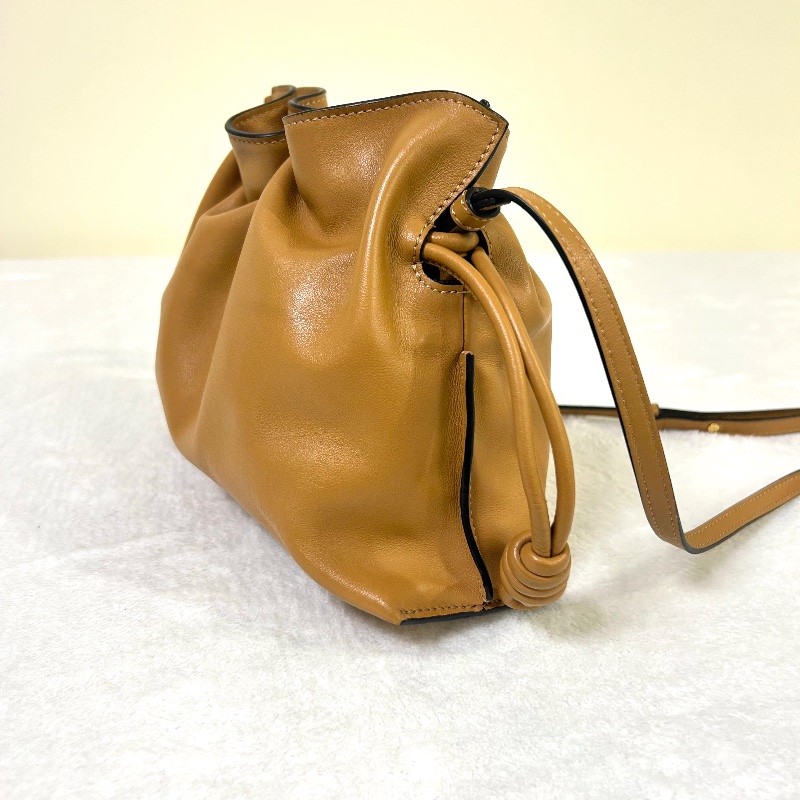 Loewe Flamenco 24 系列 米你福袋包肩背包-6