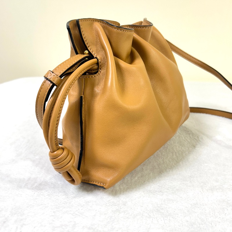 Loewe Flamenco 24 系列 米你福袋包肩背包-8