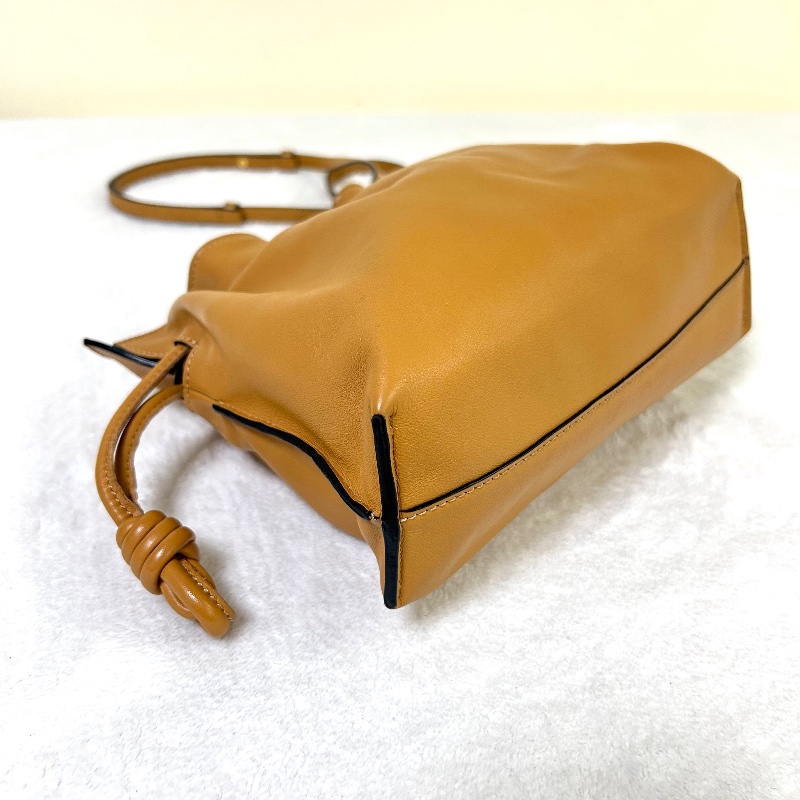 Loewe Flamenco 24 系列 米你福袋包肩背包-13