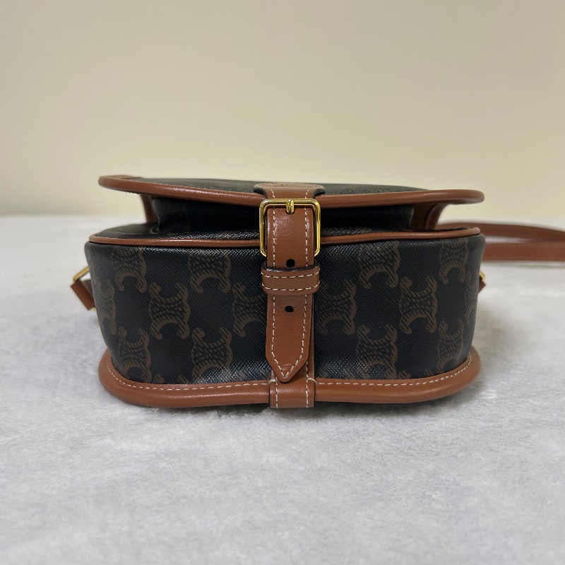 Celine Triomphe Folco 中號 老花馬鞍包-11