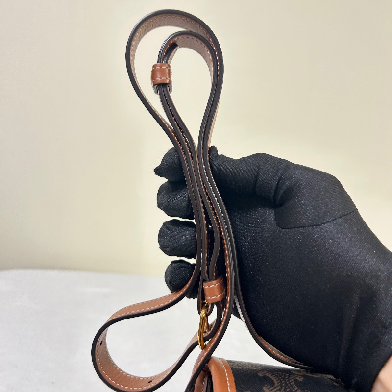 Celine Triomphe Folco 中號 老花馬鞍包-22