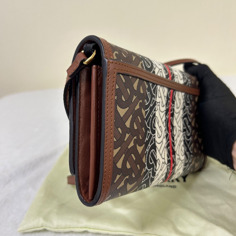 Burberry TB WOC 老花印花 押字條紋扣是長夾 斜背包-9