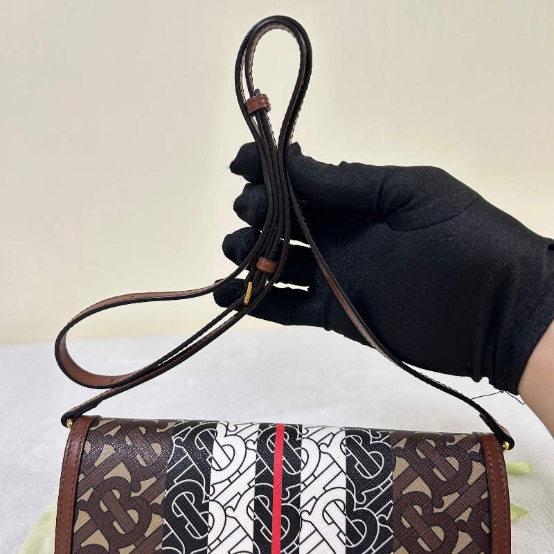 Burberry TB WOC 老花印花 押字條紋扣是長夾 斜背包-14