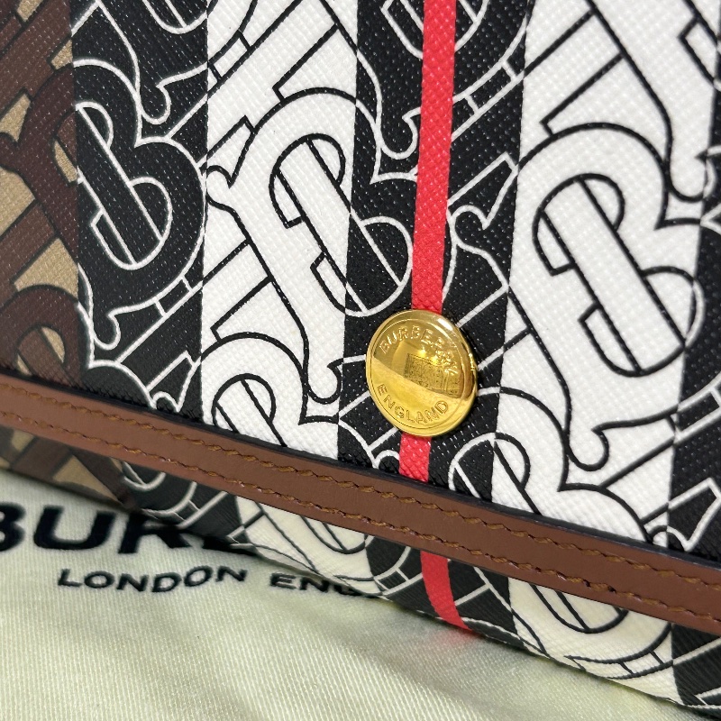 Burberry TB WOC 老花印花 押字條紋扣是長夾 斜背包-17
