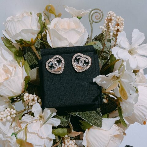 TW4597	Chanel 香奈兒 心心閃鑽 耳環Heart With CC Earrings Black/Gold x Crystal