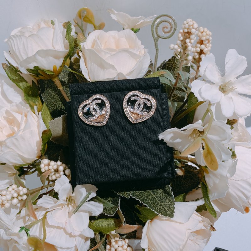 TW4597	Chanel 香奈兒 心心閃鑽 耳環Heart With CC Earrings Black/Gold x Crystal-0