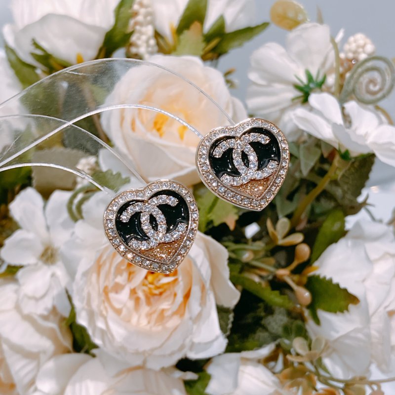 TW4597	Chanel 香奈兒 心心閃鑽 耳環Heart With CC Earrings Black/Gold x Crystal-1