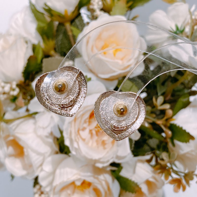 TW4597	Chanel 香奈兒 心心閃鑽 耳環Heart With CC Earrings Black/Gold x Crystal-2