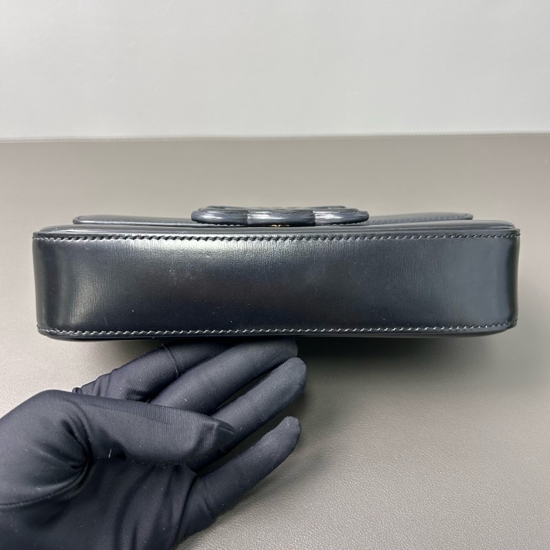 CELINE Triomphe 凱旋門黑色按扣金色金屬鏈條肩帶 亮澤光面牛皮革-4