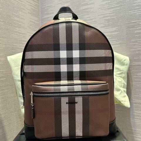 💎Han's house精品服飾💎 BURBERRY PVC 格紋 後背包 30×14×42 原價59000