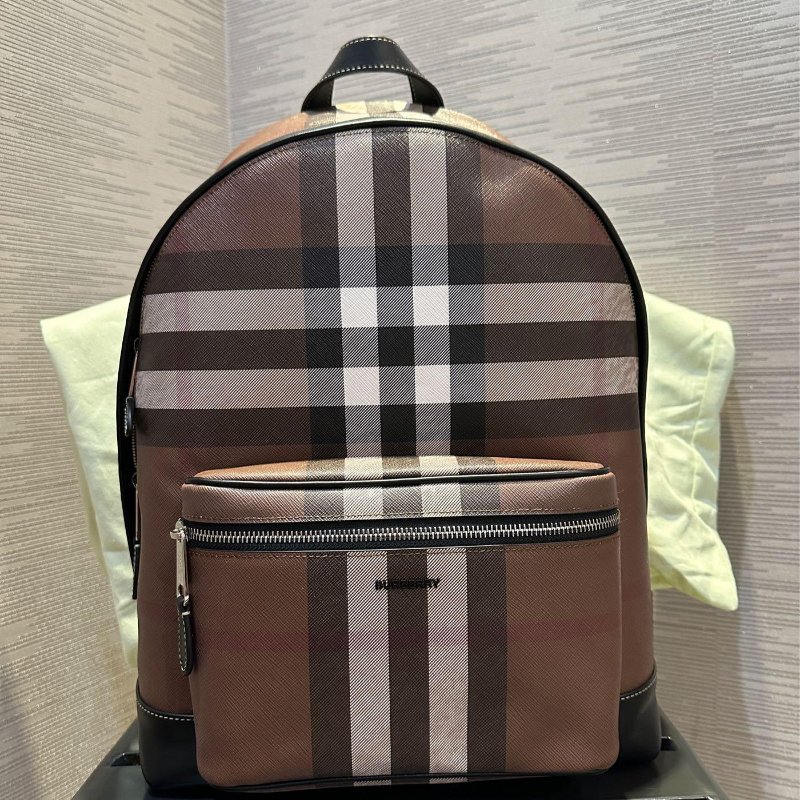 💎Han's house精品服飾💎 BURBERRY PVC 格紋 後背包 30×14×42 原價59000-0