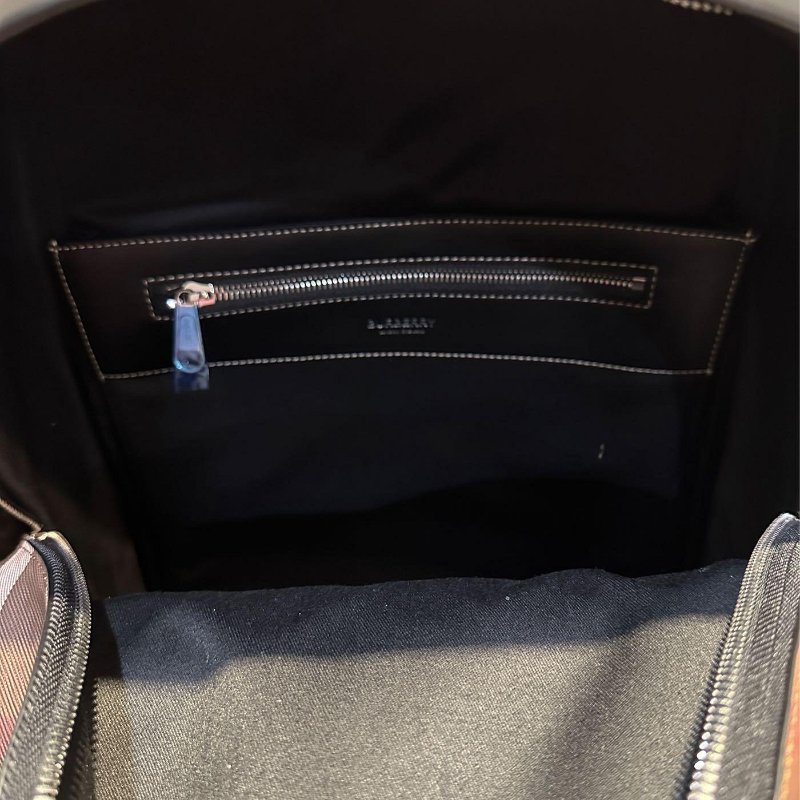 💎Han's house精品服飾💎 BURBERRY PVC 格紋 後背包 30×14×42 原價59000-5