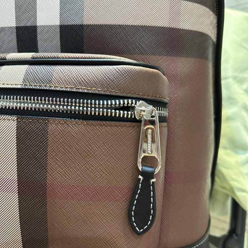 💎Han's house精品服飾💎 BURBERRY PVC 格紋 後背包 30×14×42 原價59000-9