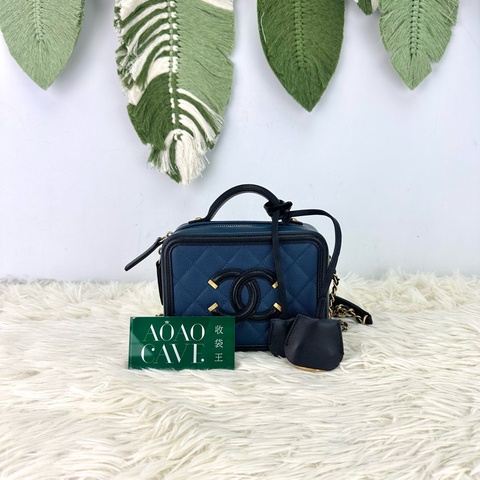 CHANEL Filigree Vanity Case 荔枝皮藍色金扣 Small Size