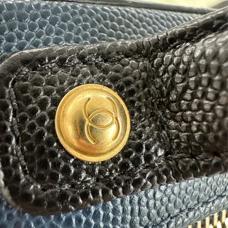 CHANEL Filigree Vanity Case 荔枝皮藍色金扣 Small Size-12