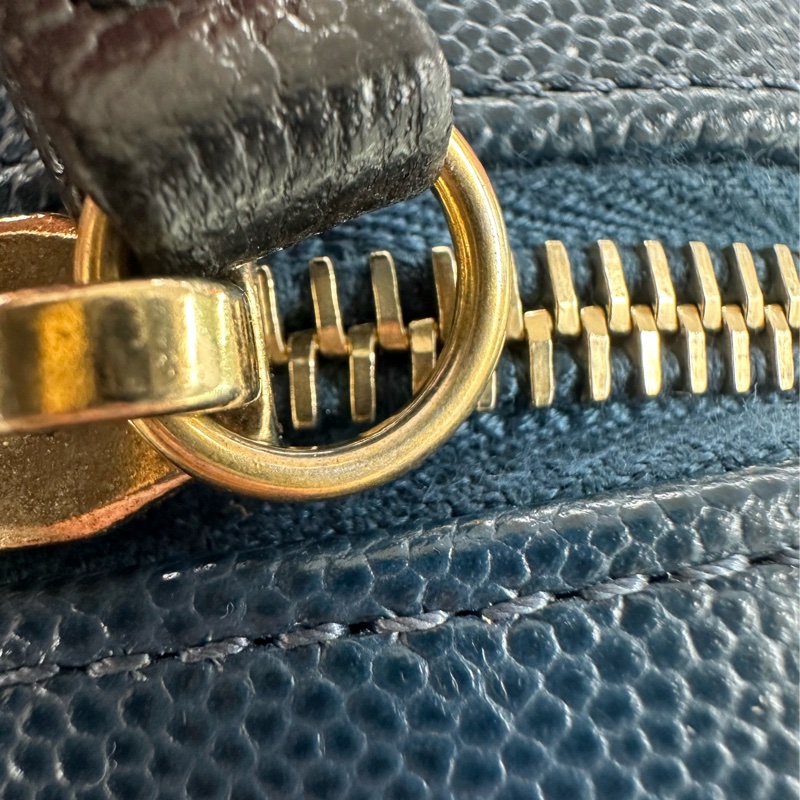 CHANEL Filigree Vanity Case 荔枝皮藍色金扣 Small Size-13