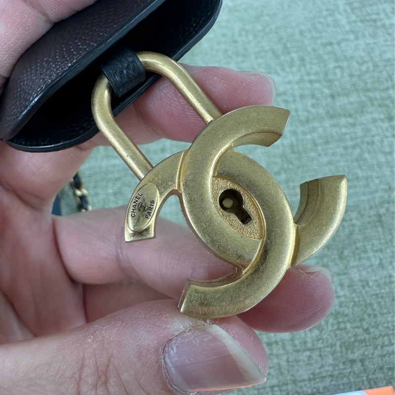 CHANEL Filigree Vanity Case 荔枝皮藍色金扣 Small Size-16