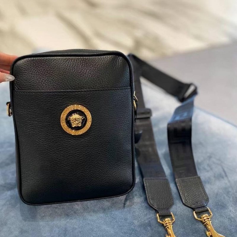 💎Han's house精品服飾💎VERSACE 凡賽斯 女神頭 頂級黑牌 小牛皮 側背包-3